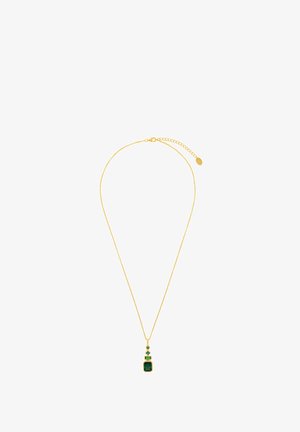 Złocony naszyjnik łańcuszkowy z zielonym kamieniem wisiorem z geometrycznymi wzorami, w tym prostokątnym kamieniem oraz dwoma mniejszymi kamieniami akcentującymi.