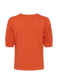 Oranje gebreide top met korte mouwen en een textuurpatroon, ronde halslijn en een getailleerde taille. Achteraanzicht met een strakke uitstraling.