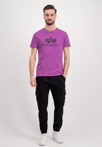 Alpha Industries T-shirts print - dark magenta
