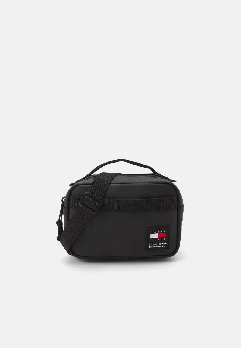 Tommy Jeans DAILY CAMERA BAG - Cross body bag - black