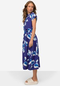 LAURASØN Blusenkleid - bleu violet