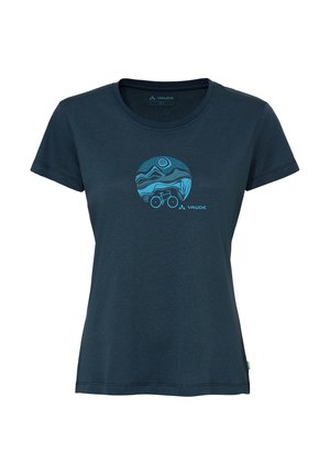 Dunkelblaues Damen-T-Shirt mit kurzen Ärmeln, Rundhalsausschnitt und einer blauen, kreisförmigen Grafik von Bergen, einer Sonne und einem Fahrrad auf der Brust.