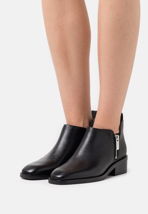 3.1 Phillip Lim, Boots à talons - black