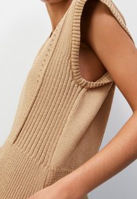 Next Top - brown