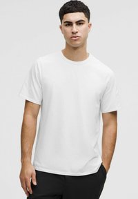CLASSIC-FIT - Basic póló - white