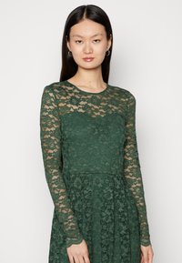 VILA VIKALILA DRESS - Kokteiļkleita/ballīšu kleita - pineneedle