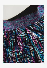 Selected, blue rainbow