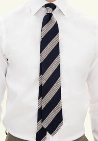 Oscar Jacobson Slips - navy