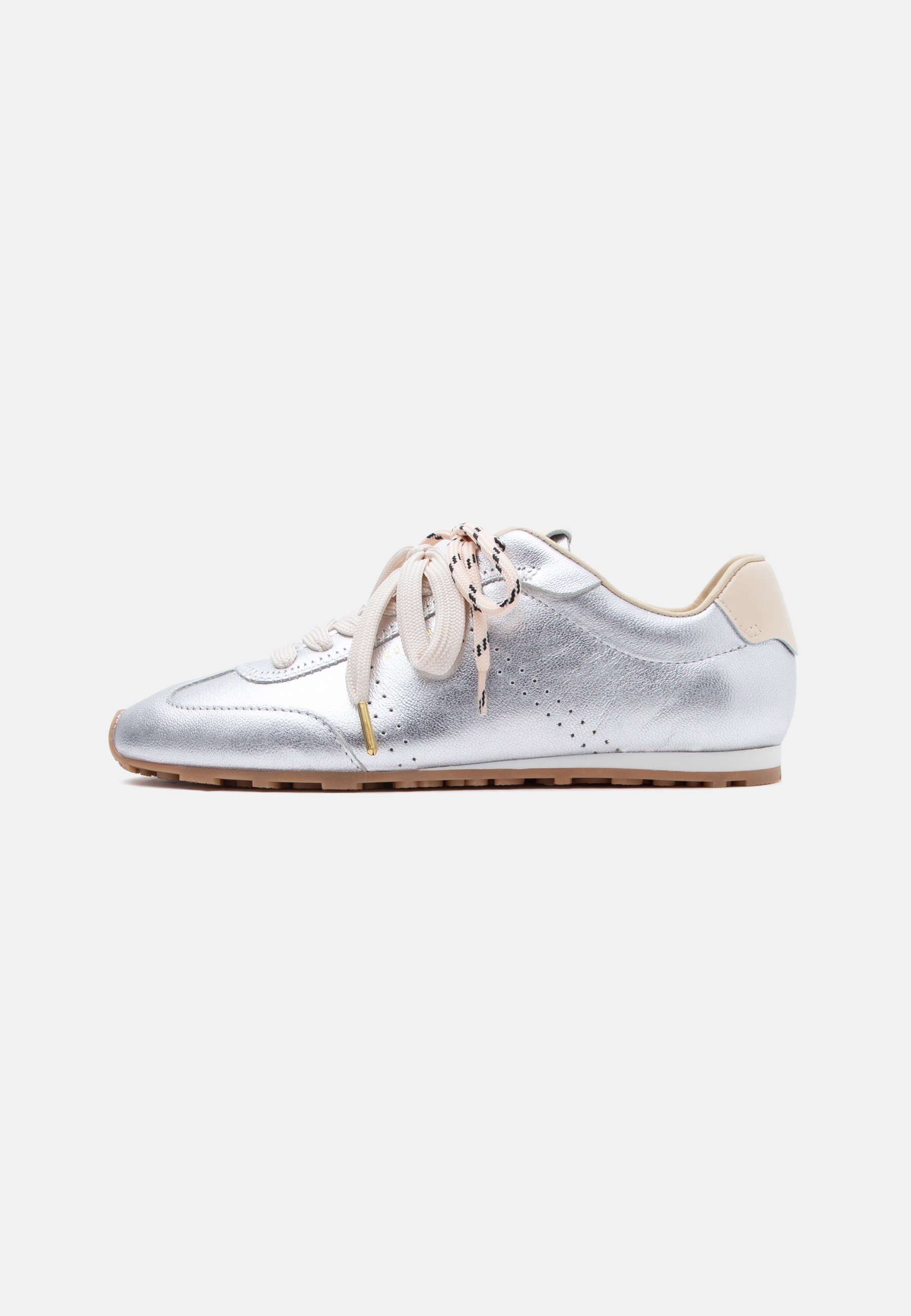 Nubikk online pe ZALANDO