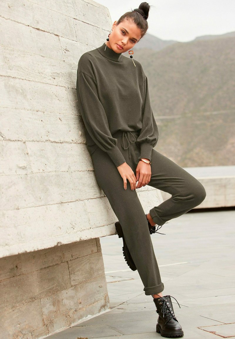 LASCANA Strickpullover - khaki