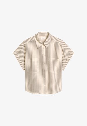 Chemise à manches courtes beige et blanche à rayures verticales, avec deux poches avant et un col pointu.