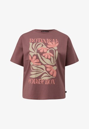 Korte mouwen, losvallend t-shirt in mauve met een bloemenontwerp in roze en beige, met de tekst "Botanical Collection" in een decoratief lettertype.
