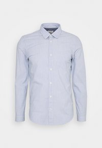 Camisa de manga larga con botones, rayas azules y blancas, con cuello y un bolsillo en el pecho, fabricada en algodón suave y con botones blancos.