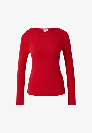 Czerwona, długa koszulka z miękkiej bawełny. Ma okrągły dekolt i dopasowany krój, bez widocznych wzorów czy zdobień.