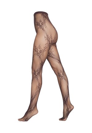 Benen met doorschijnende zwarte panty's met bloemenkantpatroon, getoond in een wandelpose op een witte achtergrond.