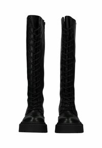 Stivali neri fino al ginocchio realizzati in pelle liscia, con un design frontale a lacci, suole in gomma robuste e una leggera piattaforma.