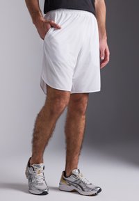 Pier One Sport LONGER FIT QUICK-DRYING SPORTS SHORTS - Calções desportivos - white