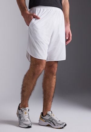 Pier One Sport LONGER FIT QUICK-DRYING SPORTS SHORTS - Kurze Sporthose - white