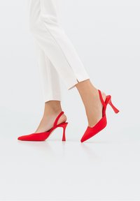 Stradivarius Escarpins à talons hauts - red