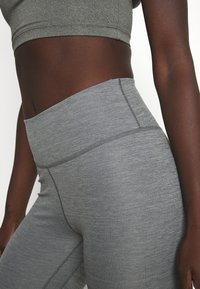 Nike Performance ONE - Leggingek - iron grey