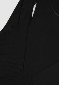 Unausgewählt, black