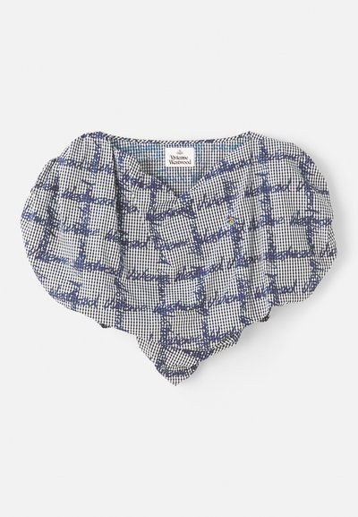 Mustvalge ruuduline pluus volangi kaelusega ja trükitud tekstiga. Sildi lähedal on pastelltoonis aktsent. Pehme kangast tekstuur.