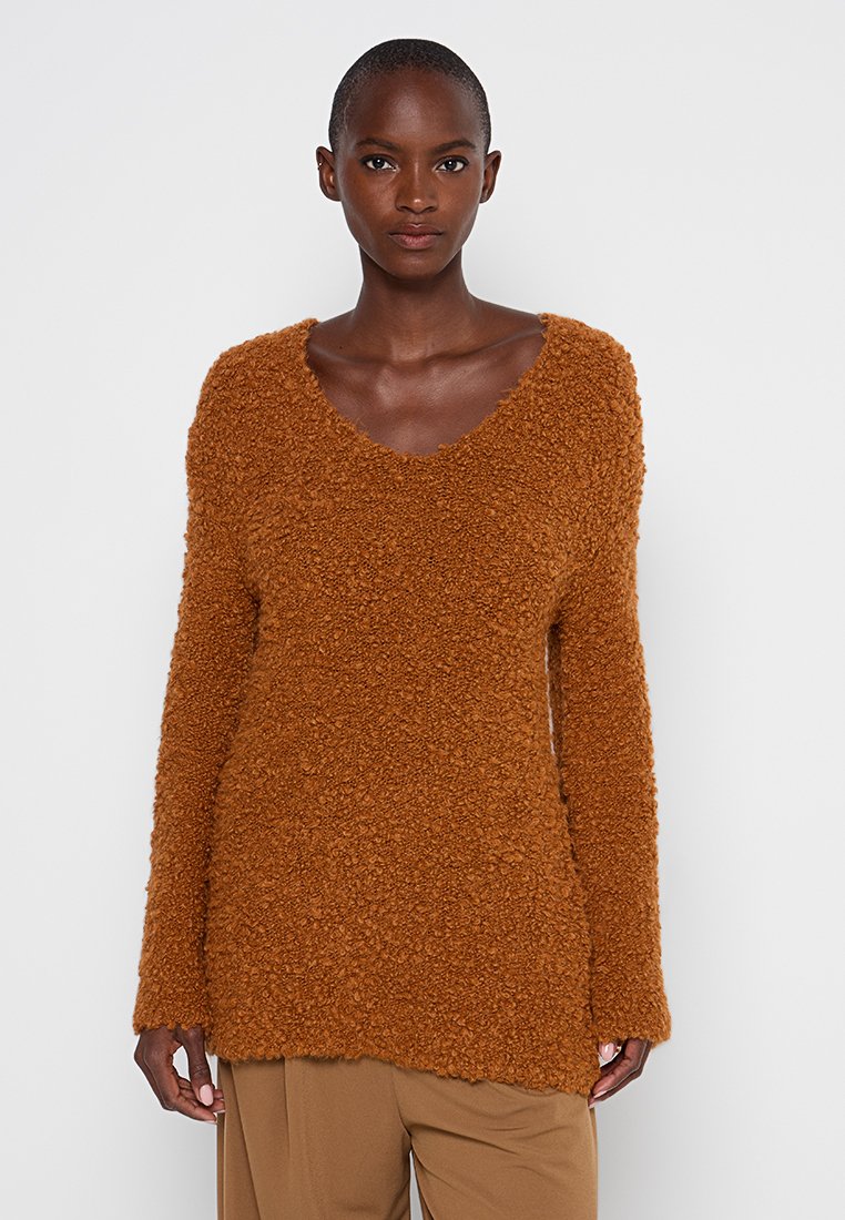 By Malene Birger Trui bruin