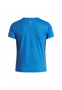 Blauwe t-shirt met korte mouwen en een ronde hals, met een gestructureerd streepmotief en een klein reflecterend detail op de bovenkant van de rug.