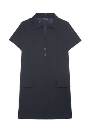 Vestido corto de manga corta en color azul marino con un cuello tipo polo, dos bolsillos frontales y una tapeta de botones con dos botones. Textura de tela suave.