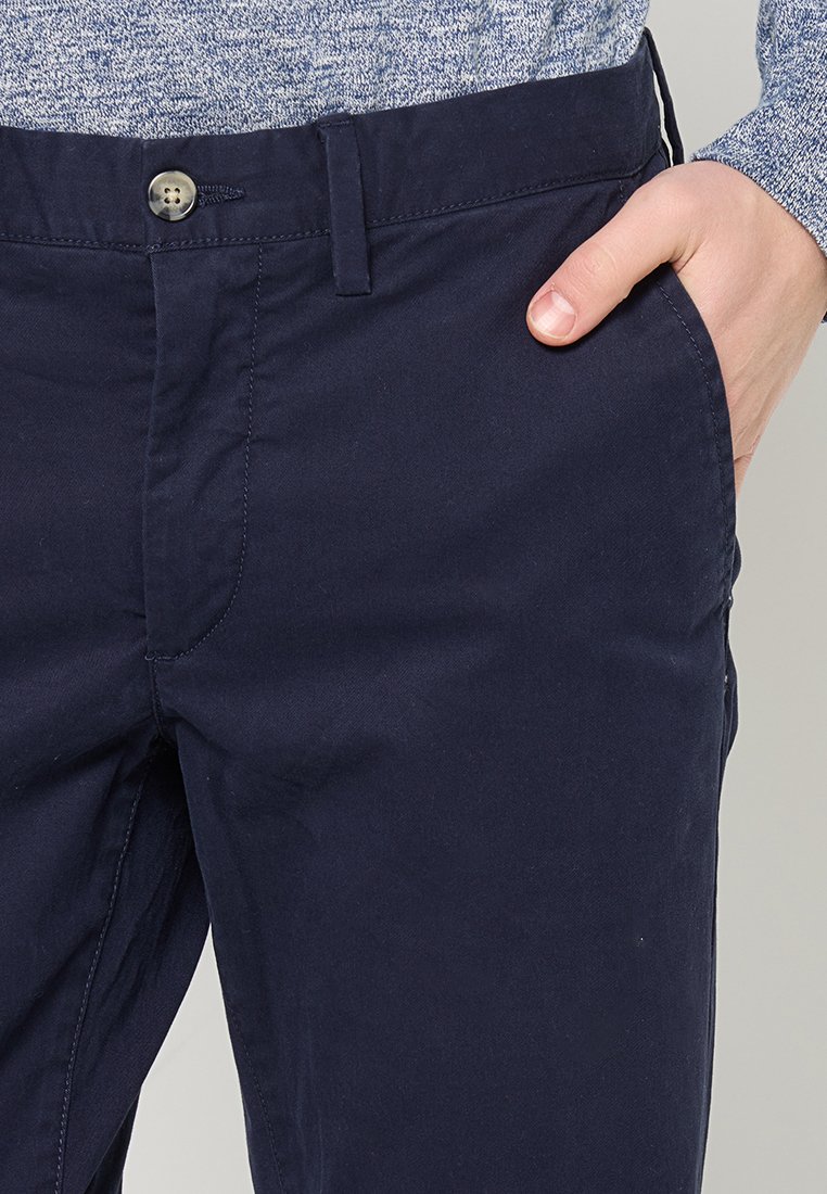 SLIM FIT