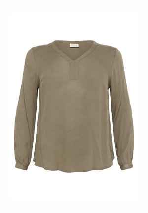 Blusa de manga larga verde oliva con escote en V y sutil detalle de pliegues. Material suave, corte holgado y bajo redondeado.