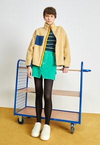 Levi's® BIGFOOT SHERPA JACKET - Fleecetakki - marzipan