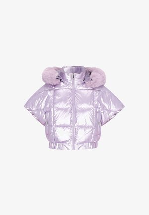 Doudoune de couleur lavande claire, finition brillante, avec un col montant et une bordure en fausse fourrure amovible. Présente des manches larges et une fermeture éclair à l'avant.