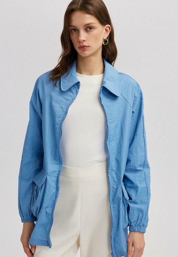 WITH POCKET DETAIL - Kurzmantel