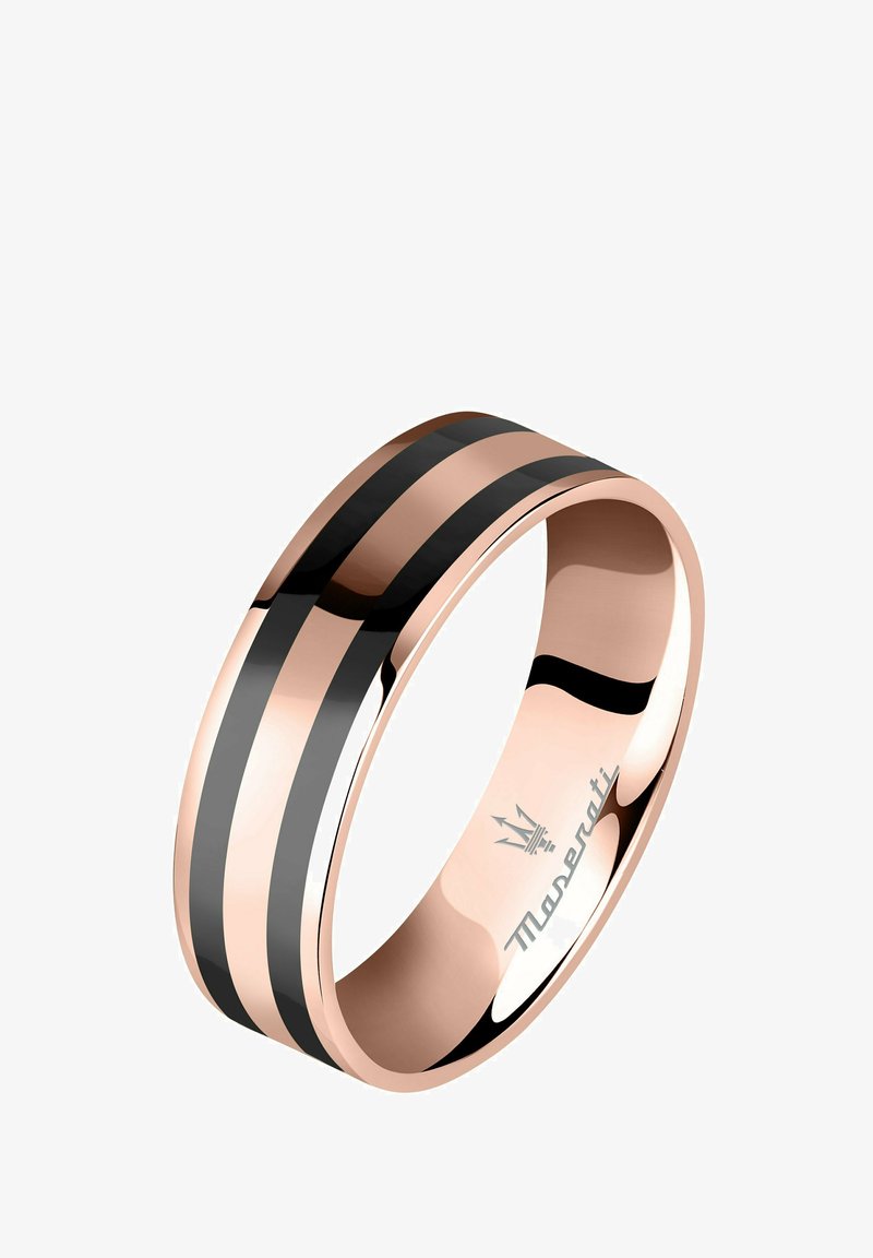 Anello in oro rosa con due strisce nere. Superficie liscia con finitura lucidata e logo inciso all'interno. Design concavo ai bordi.