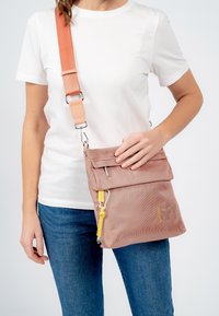 SURI FREY MARRY - Umhängetasche - peach