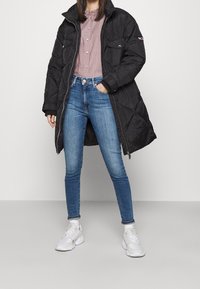 Tommy Jeans Abrigo de invierno - black