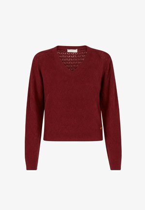 Maglione rosso lavorato a maglia con scollo a V, maniche lunghe e un motivo a diamante testurizzato. Completato con orlo a coste e un piccolo logo decorativo.