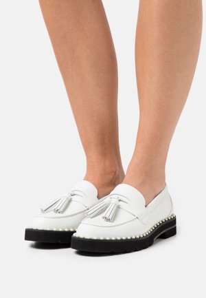 Stuart Weitzman, Chaussons - white