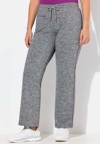 Graue Sporthose aus strukturiertem Stoff, mit verstellbarem Bund und lila seitlichen Akzenten. Entworfen für Komfort und Freizeitaktivitäten.