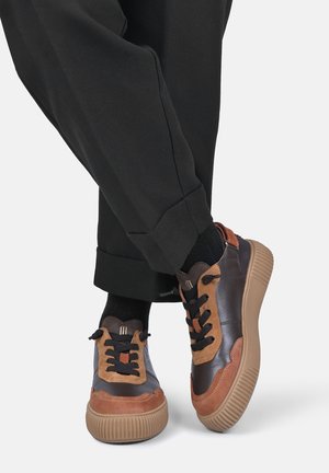 Crickit, - Sneakersy niskie