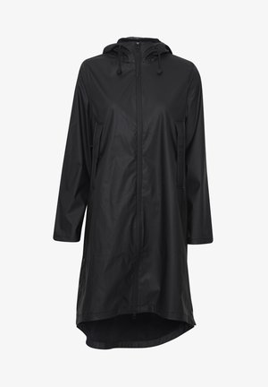 Črn nepremočljiv plašč s kapuco, zadrgo po celotni dolžini spredaj in stranskimi žepi. Gladka tekstura, do kolen, s zaobljenim spodnjim robom.
