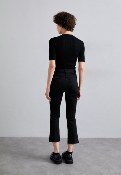 Mother LIL HUSTLER FRAY - Vaqueros bootcut - black denim