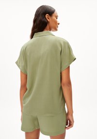 ARMEDANGELS LARISAANA - Hemdbluse - light matcha