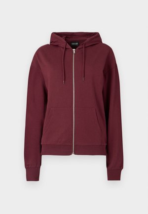 Bordeauxroter Kapuzenpullover mit Reißverschluss, Kordelzugkapuze, gerippten Bündchen und zwei Vordertaschen. Hergestellt aus weichem Stoff mit glatter Textur.