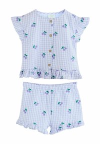 Set a due pezzi in gingham viola composto da top a maniche corte e pantaloni corti. Motivo di ciliegie ricamate, dettagli con balze e bottoni in legno.