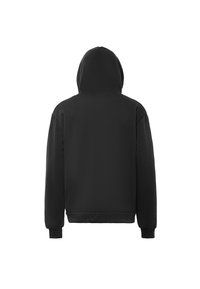 Fekete kapucnis sweatshirt, puha anyagból készült, egyszerű dizájnnal, bordázott mandzsettákkal és semleges színnel, látható grafikák vagy logók nélkül.