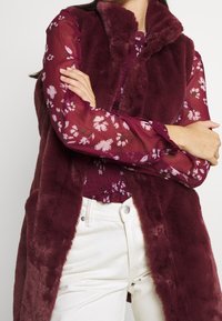 Vero Moda Bluse - bordeaux