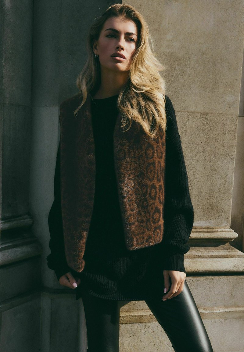 Next REGULAR FIT - Vest - leopard print