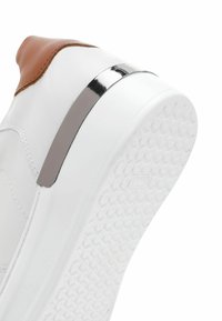 Derimod Zapatillas - white